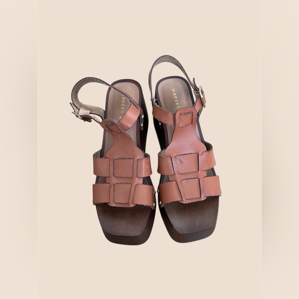 MADDEN GIRL Brown Platform Sandals - Picture 3 of 7